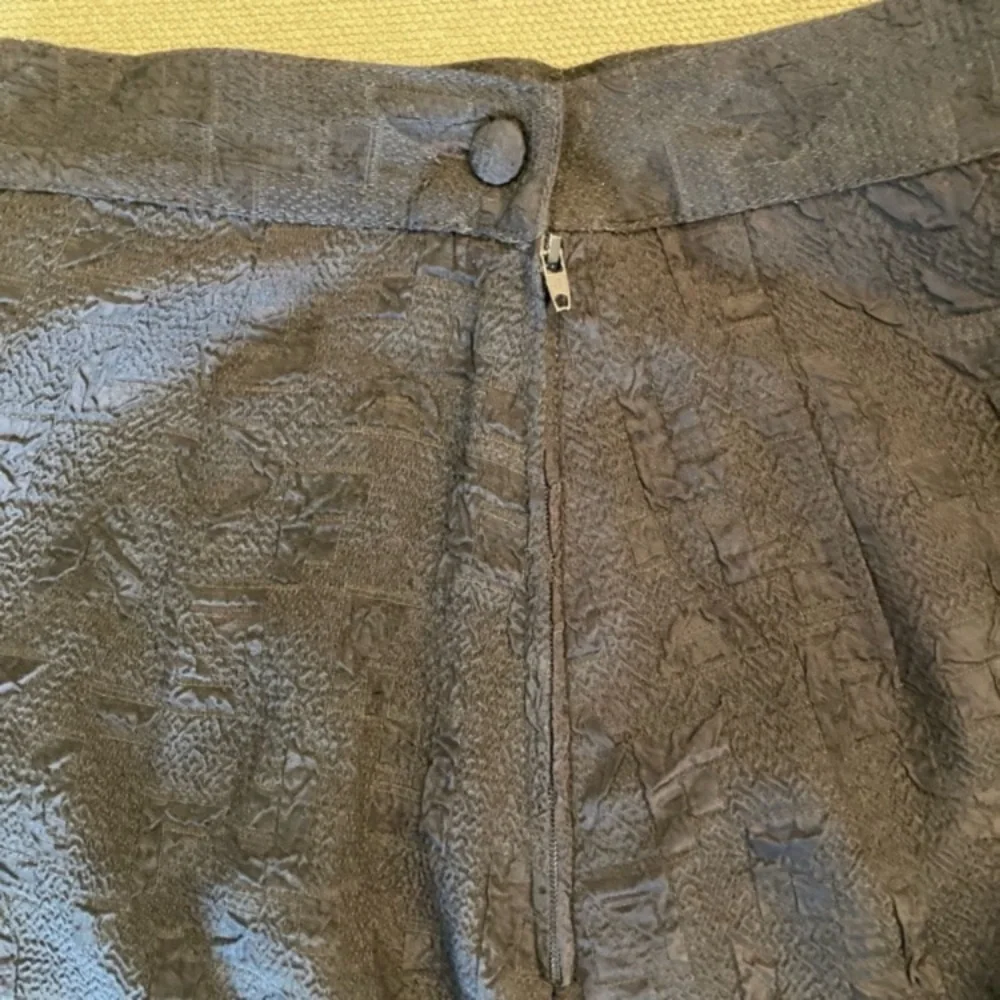 80s midi skirt made in France, dark black, Ann Taylor, labeled 4 but fits like 0 - Picture 7 of 14
